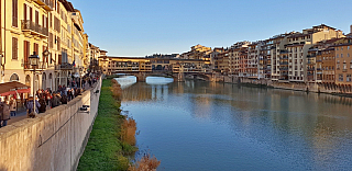 Ponte Vecchio (Most Zlatníků) ve Florencii (Itálie)