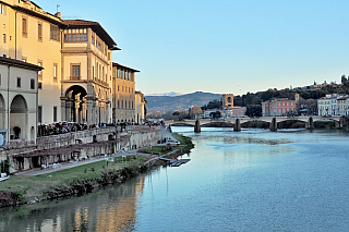 Nábřeží řeky Arno ve Florencii (Itálie)