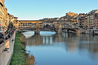 Ponte Vecchio (Most Zlatníků) ve Florencii (Itálie)