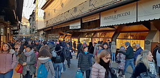 Ponte Vecchio (Most Zlatníků) ve Florencii (Itálie)