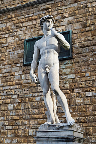 Socha Davida na náměstí Piazza della Signoria ve Florencii (Itálie)