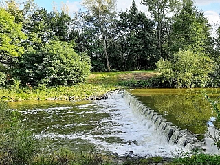 Jez Košatka na řece Odře (Česká republika)