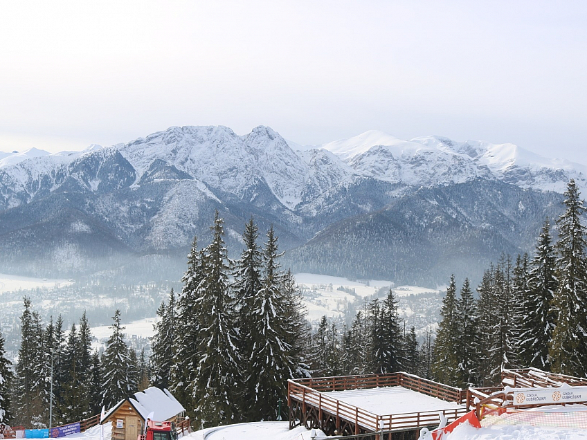 Výhledy tu jsou krásné jak přes zimu, tak i přes léto (Zakopane - Polsko)