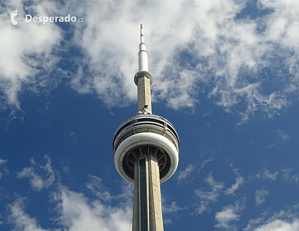 CN Tower v kanadském Torontu (Toronto - Kanada)