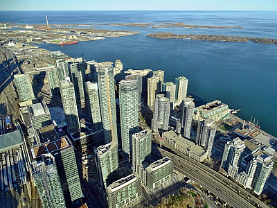 CN Tower v kanadském Torontu (Toronto - Kanada)