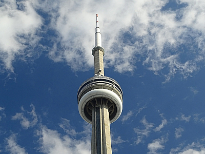 CN Tower v kanadském Torontu (Toronto - Kanada)