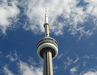 CN Tower v kanadském Torontu (Toronto - Kanada)
