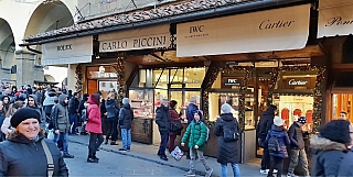 Ponte Vecchio (Most Zlatníků) ve Florencii (Itálie)