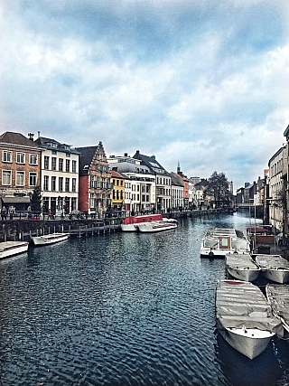 Nábřeží Graslei a řeka Leie (Gent - Belgie)