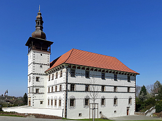 Zámek Stará ves nad Ondřejnicí a jeho pestré okolí