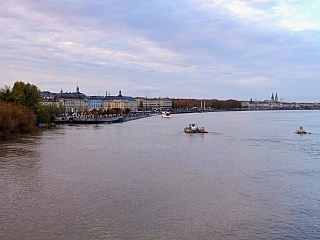 Pont de Pierre v Bordeaux (Francie)