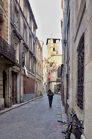 Boční uličky historického centra Bordeaux (Francie)