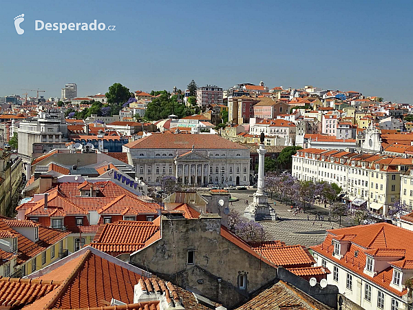 Výhled z Výtahu Santa Justa na Lisabon (Portugalsko)