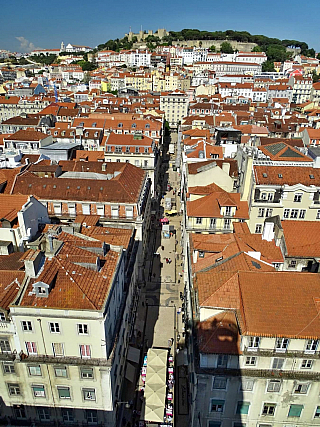 Výhled z Výtahu Santa Justa na Lisabon (Portugalsko)