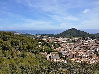 Pevnost a městečko Capdepera na ostrově Mallorka (Španělsko)