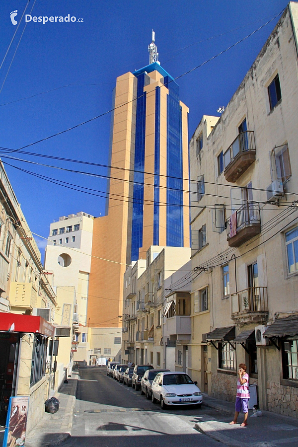 Paceville je centrem nočního života na Maltě (Malta)