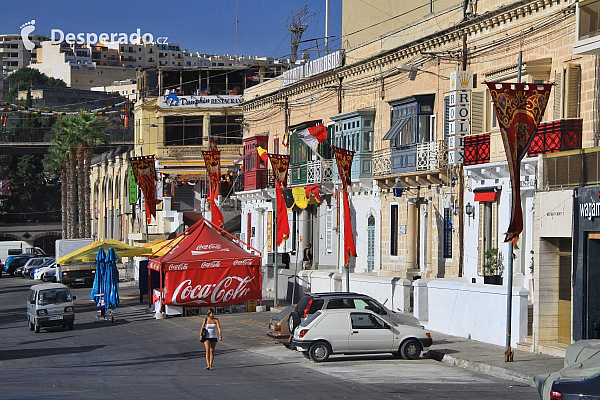 Paceville je centrem nočního života na Maltě (Malta)