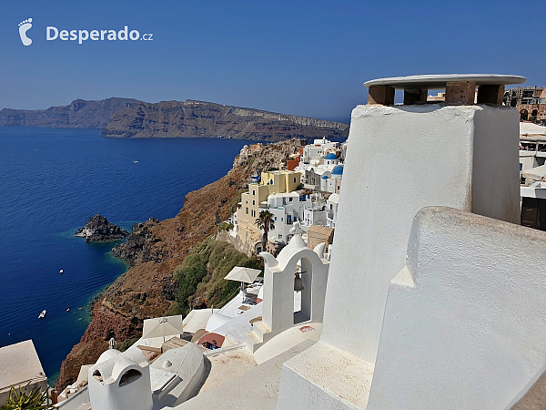 Oia na ostrově Santorini (Řecko)