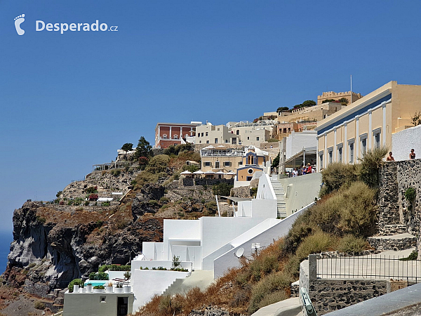 Fira na ostrově Santorini (Řecko)