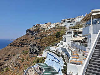 Fira na ostrově Santorini (Řecko)