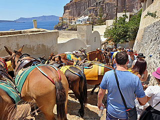 Fira na ostrově Santorini (Řecko)