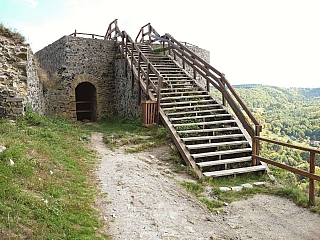Pozostatky zo zrúcaniny hradu Šomoška (Slovensko)