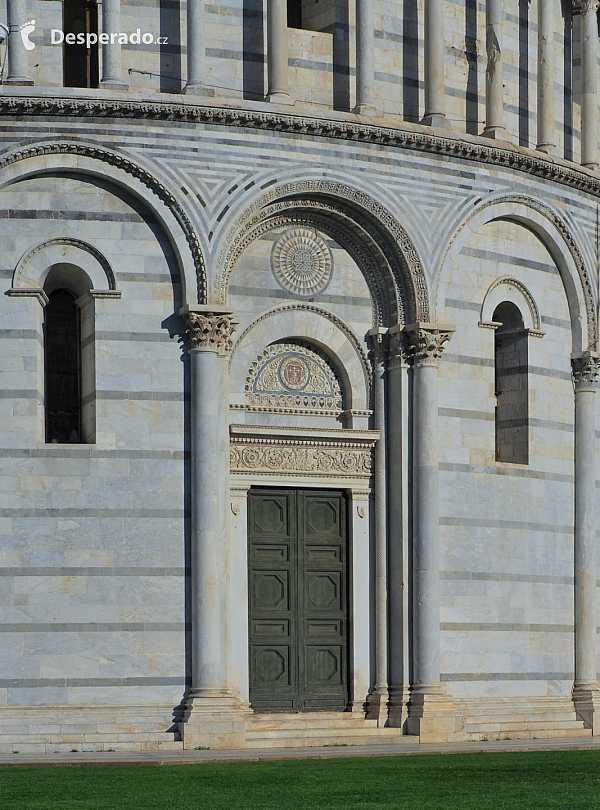 Baptisterium, Katedrála a Šikmá věž v Pisa (Toskánsko - Itálie)