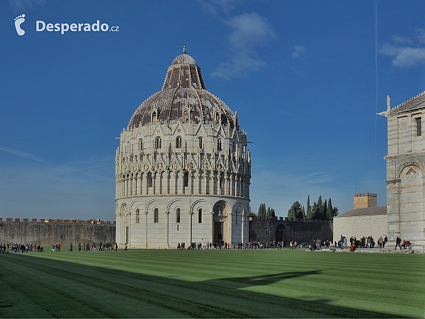 Baptisterium, Katedrála a Šikmá věž v Pisa (Toskánsko - Itálie)