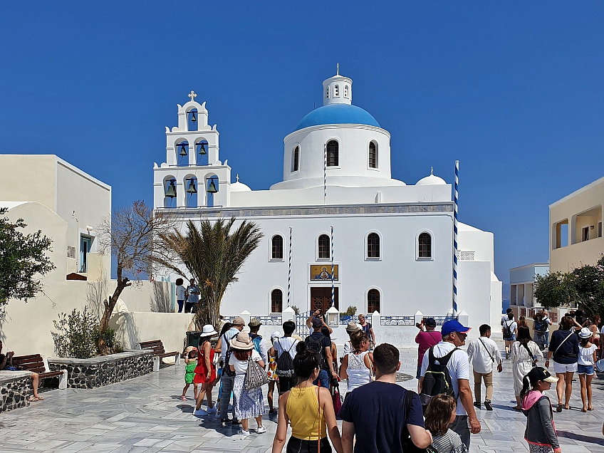 Oia na ostrově Santorini (Řecko)