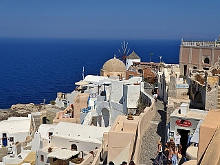 Oia na ostrově Santorini (Řecko)