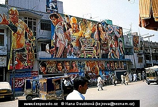 Reklama na film Mumie na místním kině v Pášáváru (Pákistán)