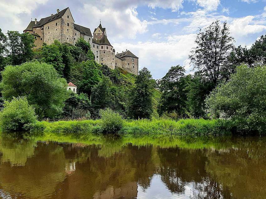 Hrad Loket a řeka (Česká republika)