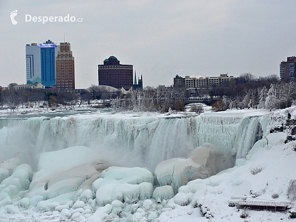 Ledové Niagarské vodopády (Kanada)