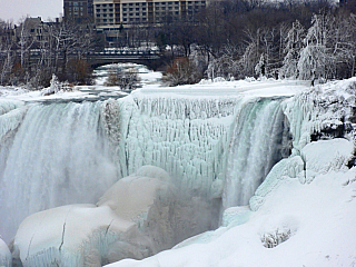 Ledové Niagarské vodopády (Kanada)