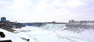 Ledové Niagarské vodopády (Kanada)