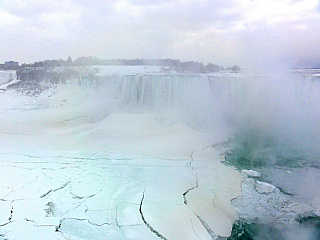 Ledové Niagarské vodopády (Kanada)
