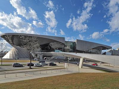 Budova BMW Welt v Mnichově (Bavorsko - Německo)