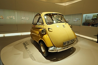 Muzeum BMW v Mnichově (Bavorsko - Německo)