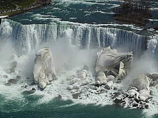 Niagarské vodopády (Kanada)