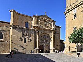 Katedrála svatého Dominika z Calzady je oblíbeným turistickým lákadlem