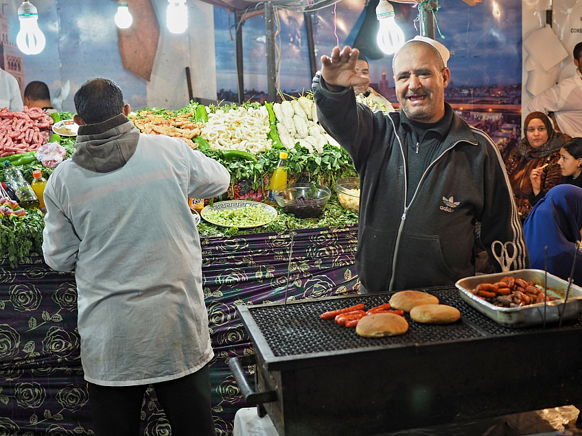 Tržiště Jemaa el-Fna v Marrákeši (Maroko)