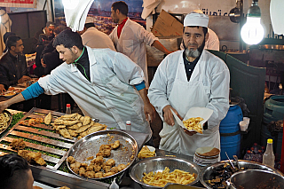 Tržiště Jemaa el-Fna v Marrákeši (Maroko)