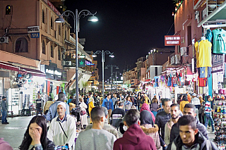 Tržiště Jemaa el-Fna v Marrákeši (Maroko)