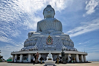 Velký Budha na ostrově Phuket (Thajsko)