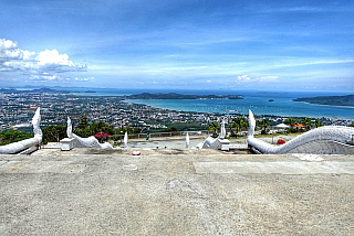 Velký Budha na ostrově Phuket (Thajsko)