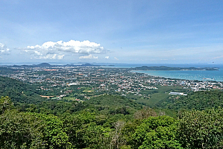 Velký Budha na ostrově Phuket (Thajsko)