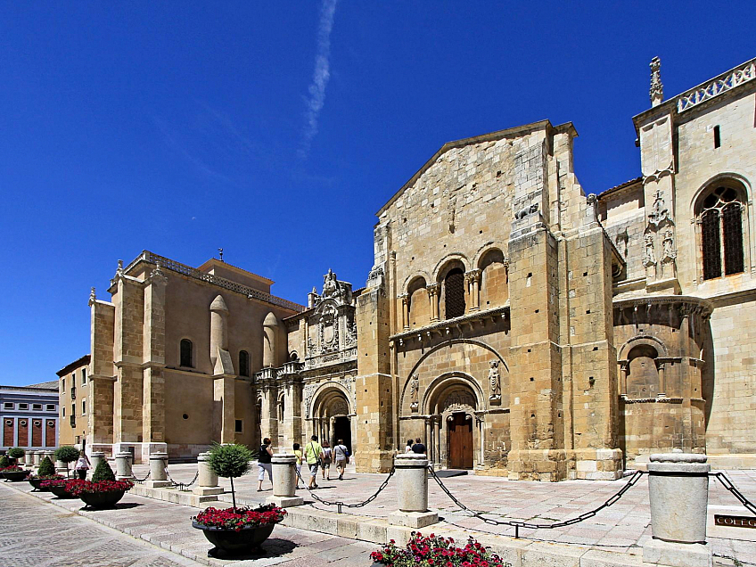 Basílica de San Isidoro v Leónu (León - Španělsko)