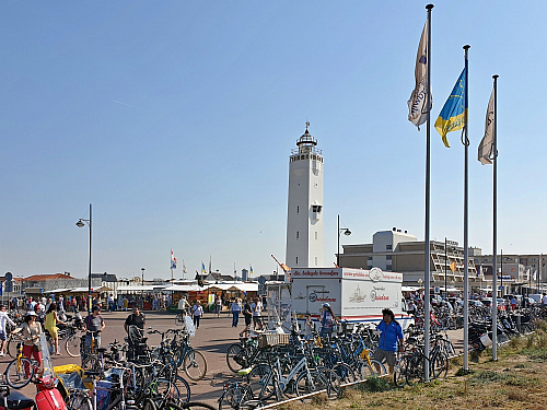 Noordwijk aneb prosluněné pláže, kam se jen oko turisty podívá