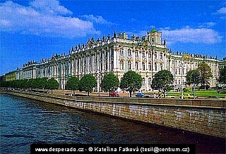 Zimní palác a galerie Ermitáž v Petrohradu (Rusko)