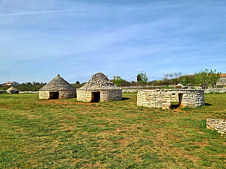 Kažun Park v blízkosti Vodnjan (Istrie - Chorvatsko)